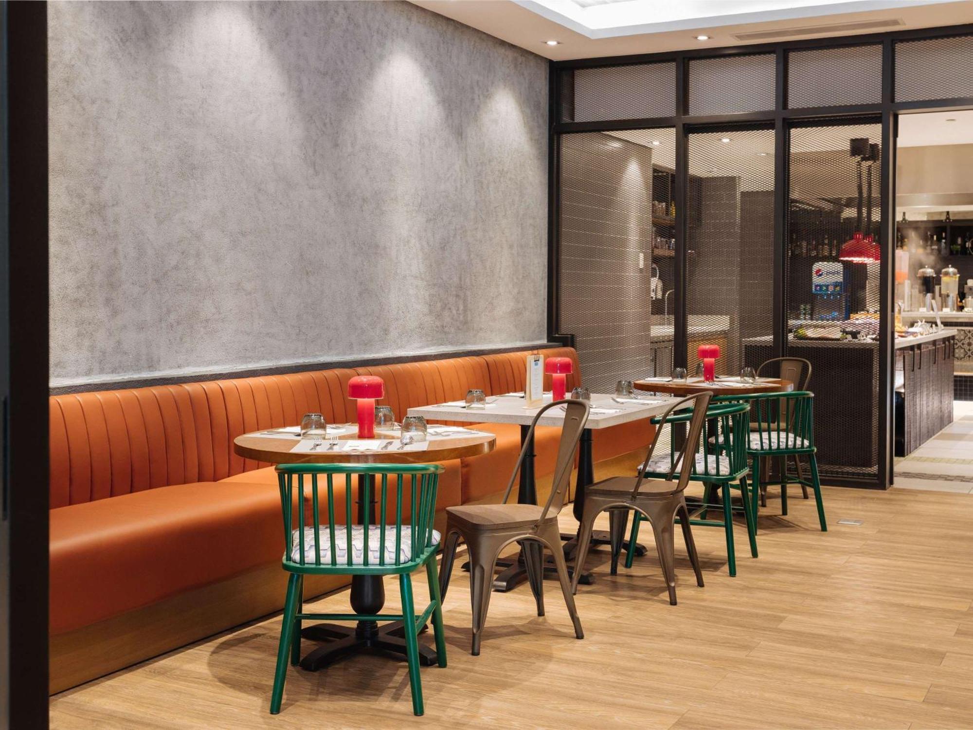 Ibis Styles Manila Araneta City Кесон-Сити Экстерьер фото