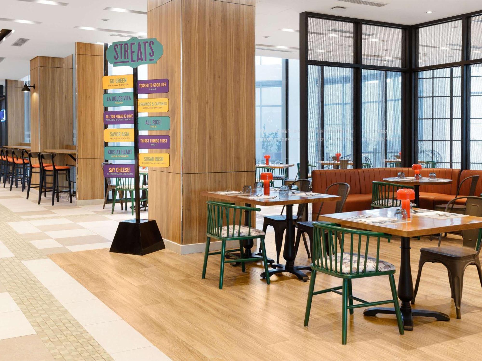 Ibis Styles Manila Araneta City Кесон-Сити Экстерьер фото